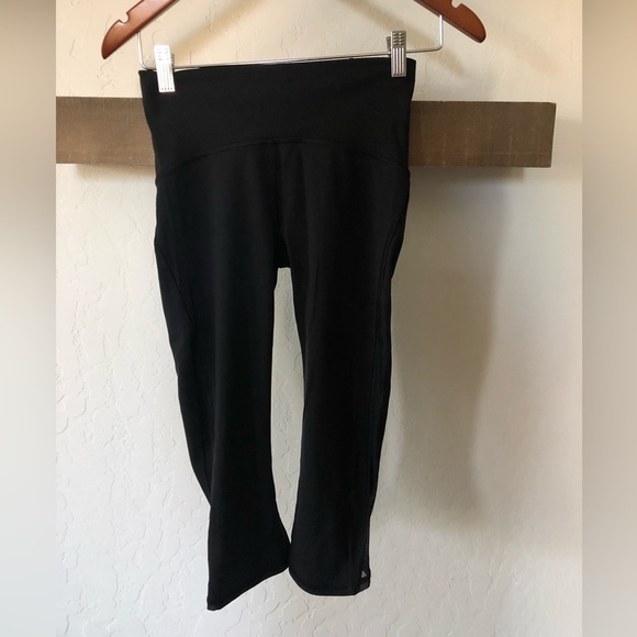 Lululemon|Black capri leggings in size 4•••buttery soft & excellent condition• - Picture 9 of 13